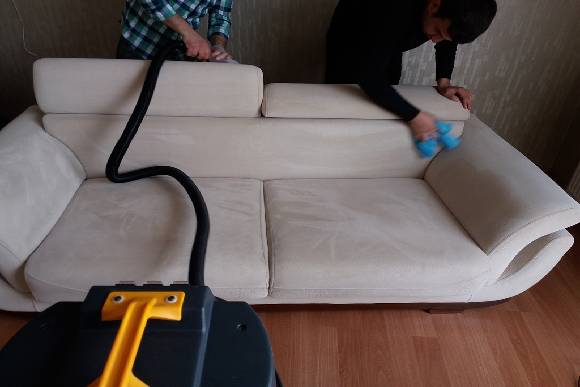 شركة تنظيف مجالس في أحد مسارحة