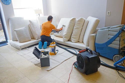 شركة تنظيف مجالس في أحد مسارحة