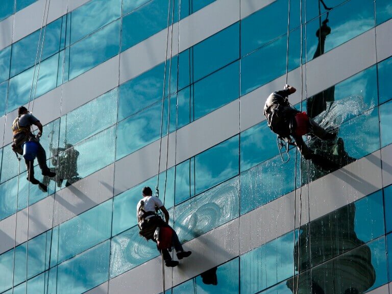 تنظيف واجهات المحلات بجازان